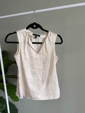 Banana Republic Sleeveless V Neck Gray Camisole Size XS petite